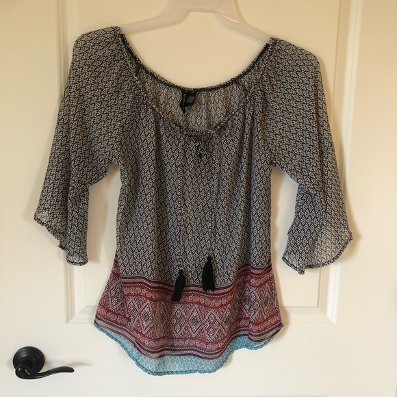 No Comment Large Flowing Blouse. Loose Sleeves. Square Neck. Tie at Neck. - Picture 1 of 6